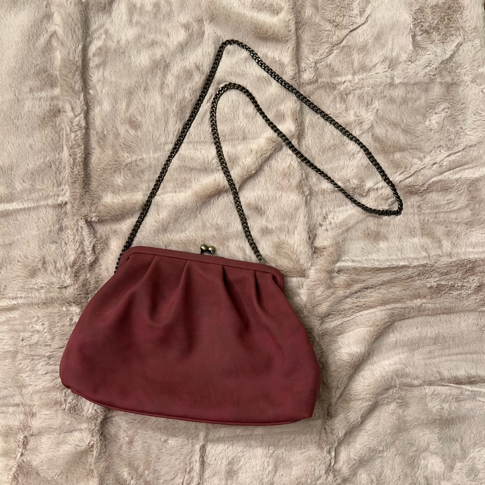 Beautiful burgundy clasp purse